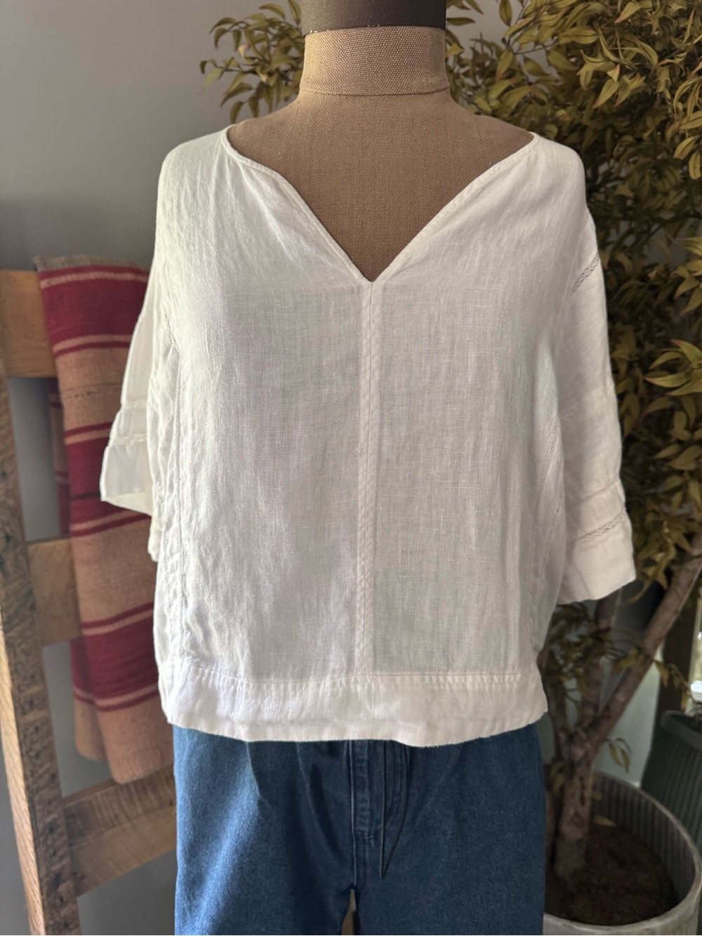 Zara Basics Women’s White V-Neck Linen Top